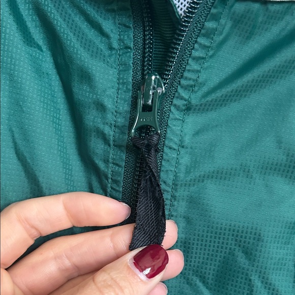 ASICS Dark Green Windbreaker Jacket - Picture 9 of 10